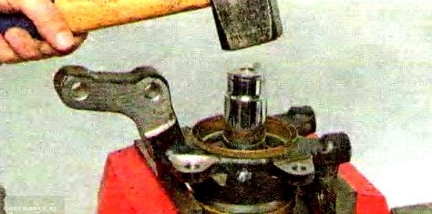 Выпрессовка ступицы с поворотного кулака Калина