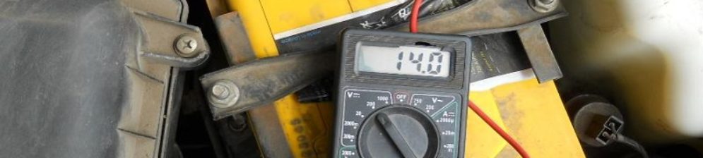 Сколько вольт выдает генератор на аккумулятор