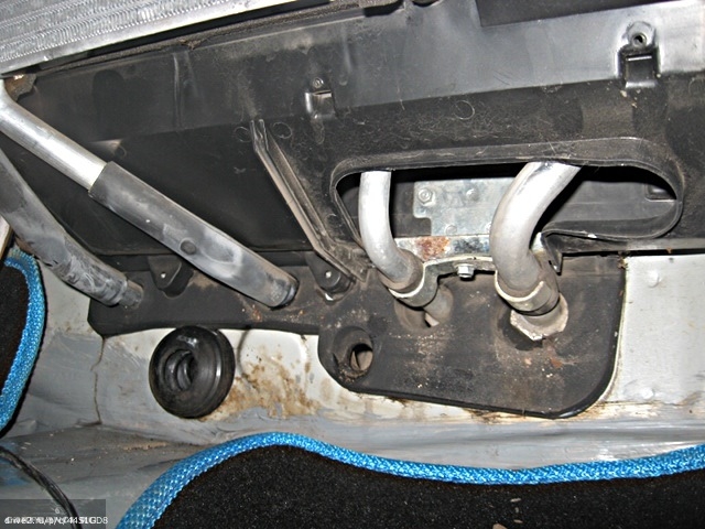 Снятие радиатора отопителя на автомобиле Daewoo Nexia