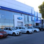 Вход в дилерский центр Агат Лада в Саратове