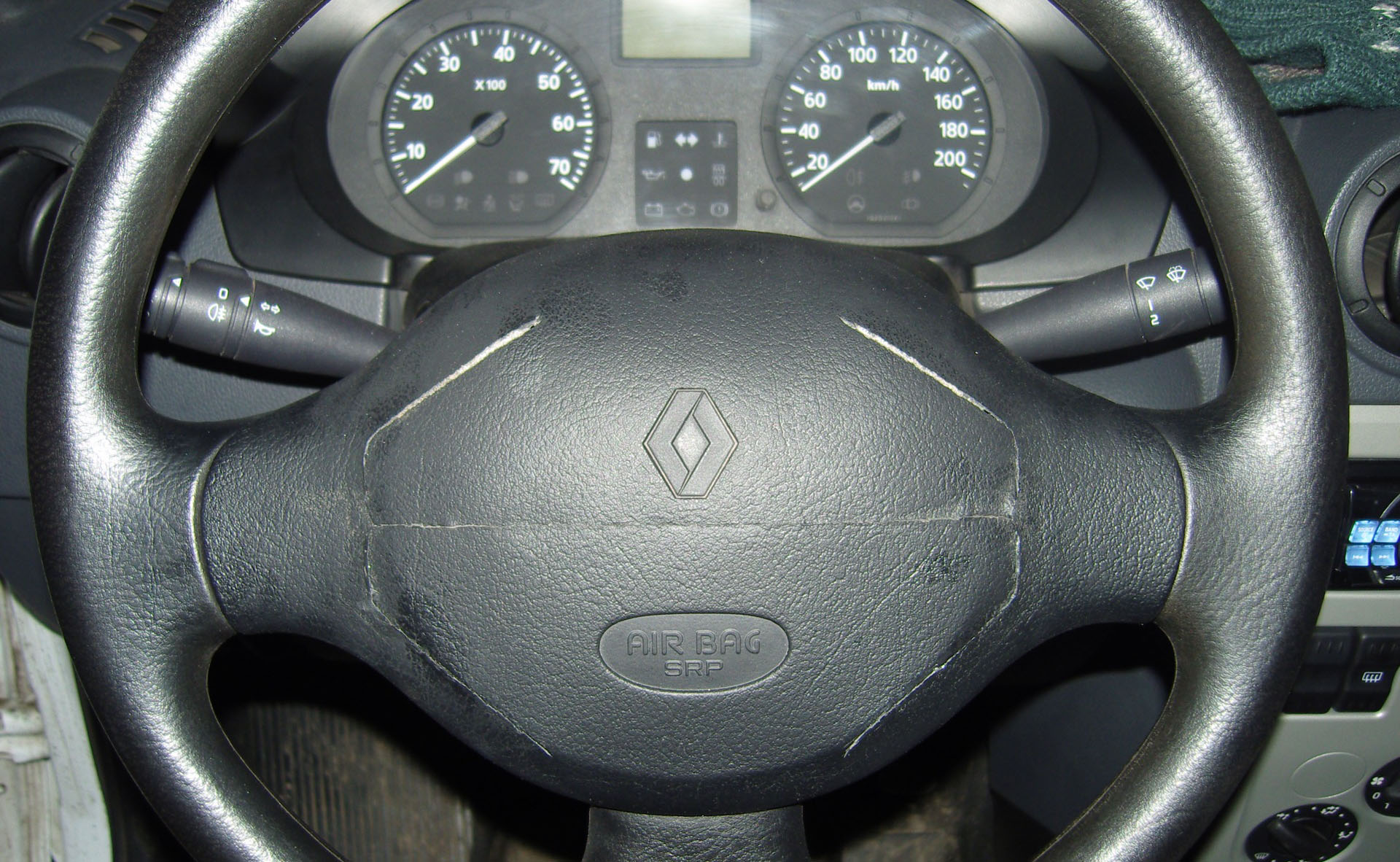 Как снять руль и airbag на Renault Logan 2