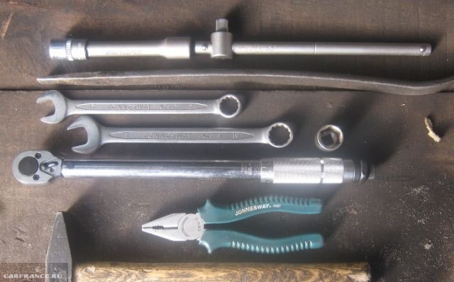 Инструменты необходимые для замены рулевого наконечника Калина