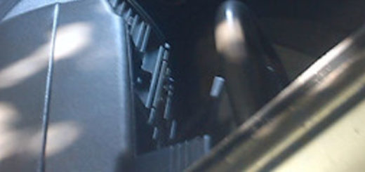 ВАЗ-2112 вид спереди сбоку без лобового стекла
