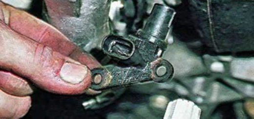 Демонтаж датчика коленвала на ВАЗ-2112