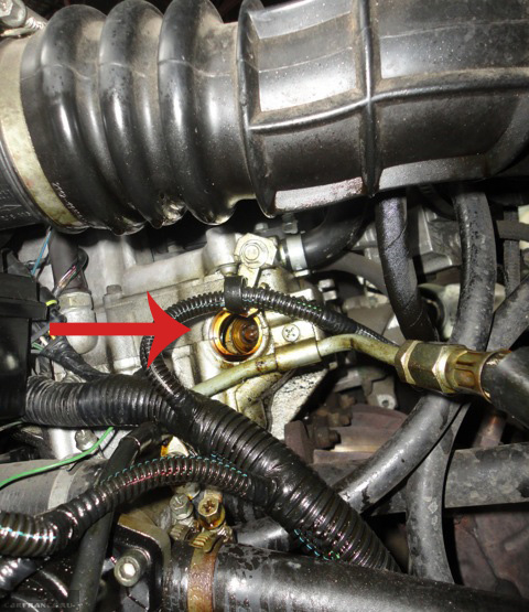 Вытекло масло из заглушки распредвала на двигателе ВАЗ-2112 16 клапанов