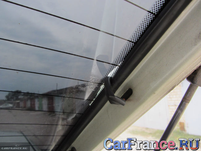 Проверка герметичности заднего стекла на ВАЗ-2112