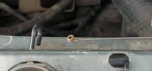 Слетел тросик с замка капота на ВАЗ-2114