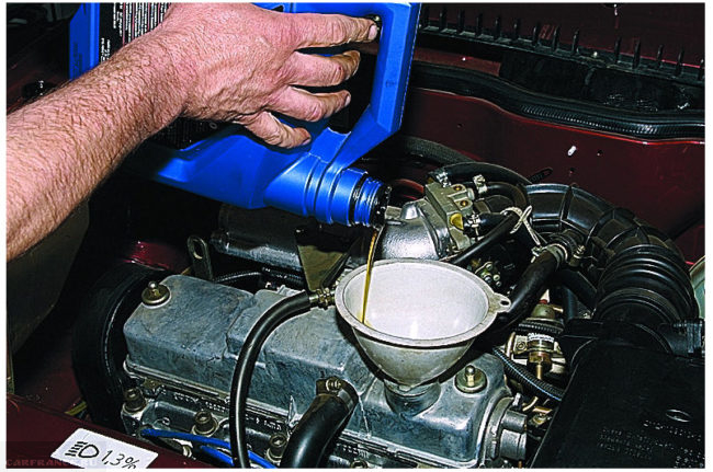 Процесс замены моторного масла на ВАЗ-2115