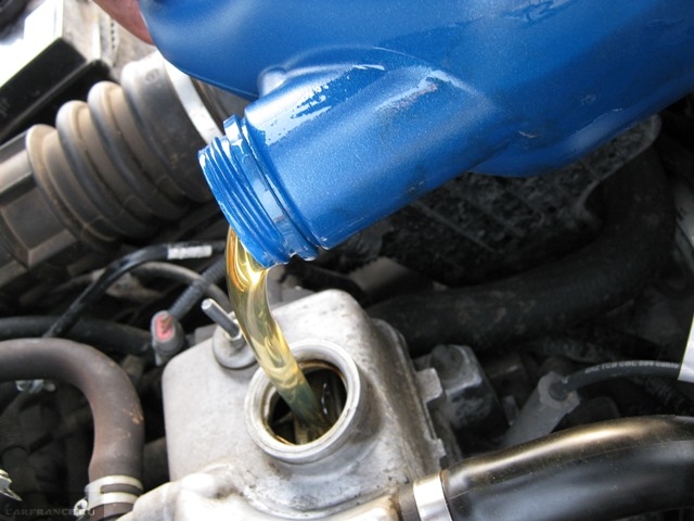Процесс замены моторного масла на ВАЗ-2115