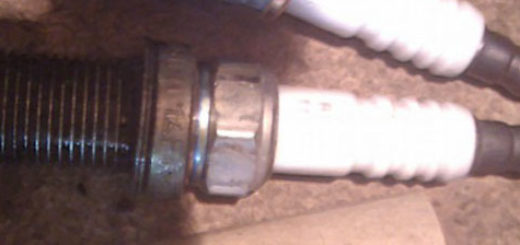 Свечи зажигания Пежо 307 демонтированные с двигателя
