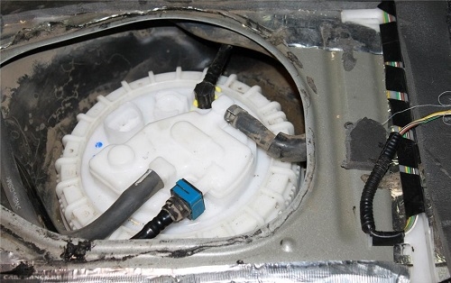 Собраный и установленный топливный фильтр Тойота Королла 150