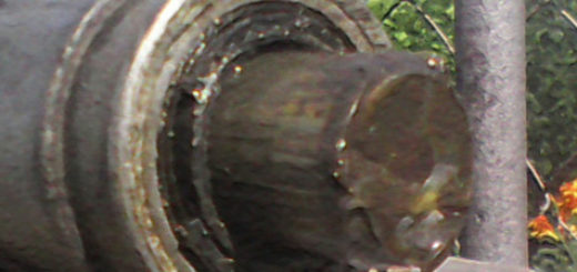 Рулевая рейка старого образца на ВАЗ-2110 разобранная до втулки