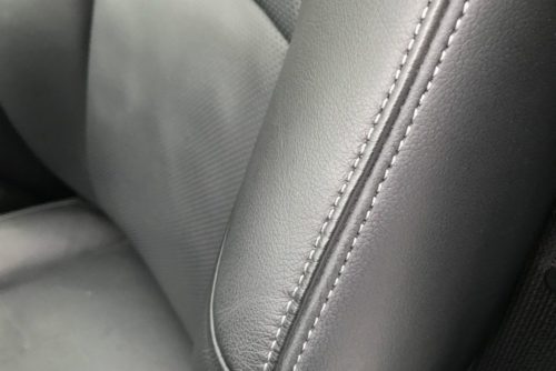 Кожаная обшивка сидений в новом Тойота Прадо 2018 модельного года